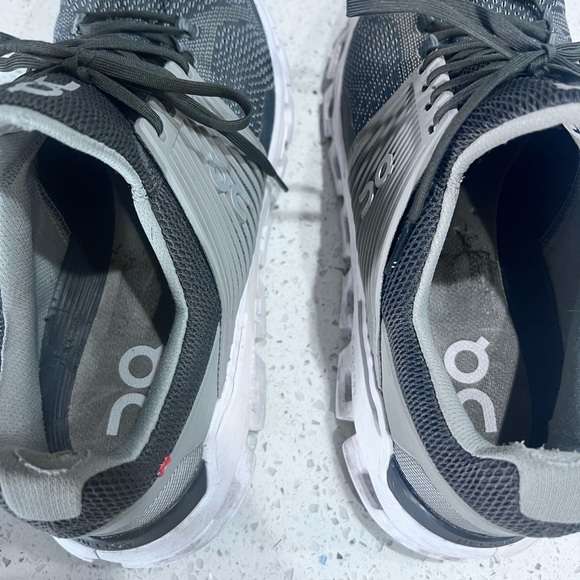 ON Running Gray Sneakers Mens Size 8.5 Grey Black - Picture 5 of 11